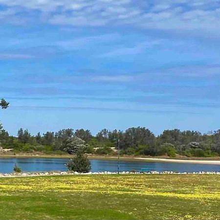 Driftwood Townhouse - Waterfront-Central Location Lakes Entrance Exterior photo